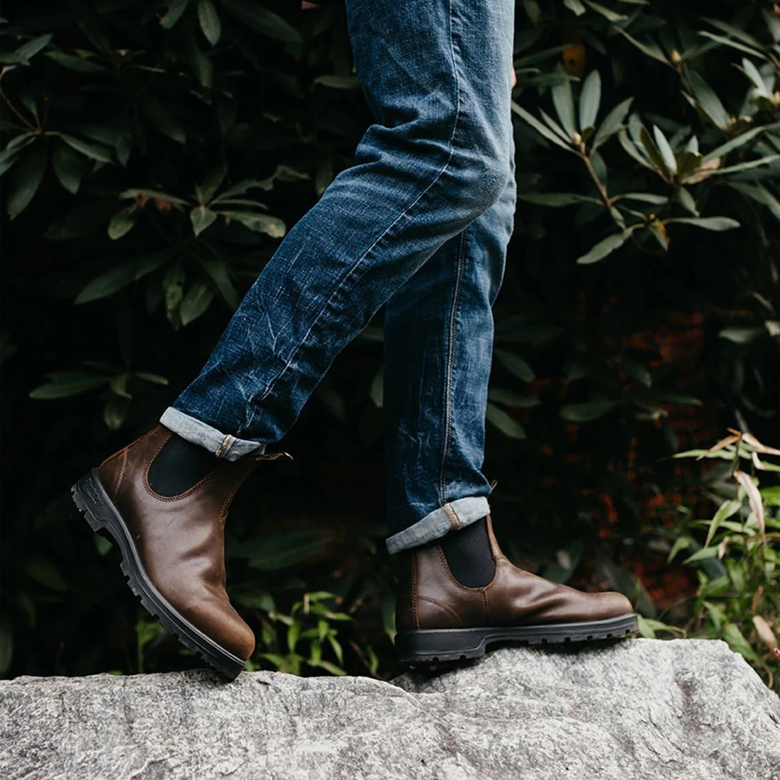 Classic 550 Chelsea Boot #1609 | Leather | Antique Brown - Image 3
