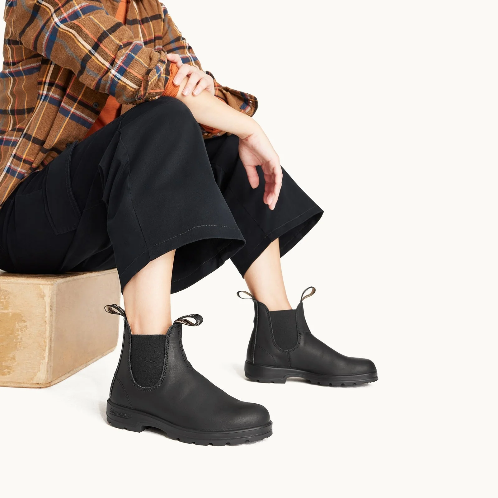 Classic 550 Chelsea Boot #558 | Leather | Voltan Black - Image 3