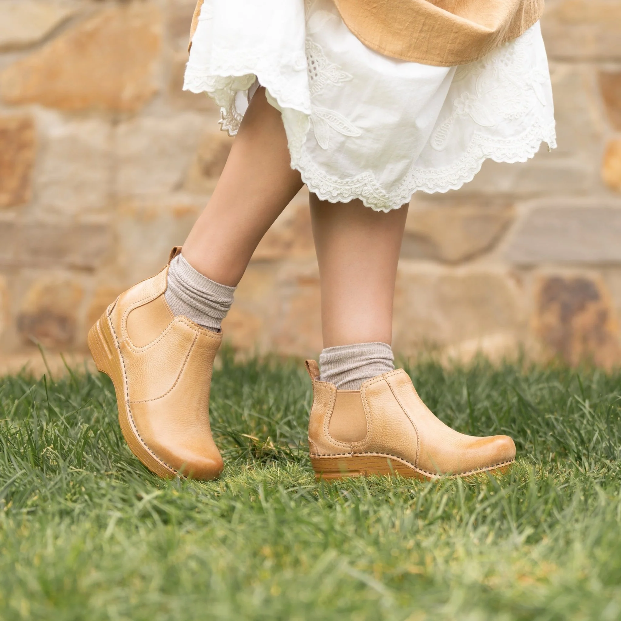 Frankie | Distressed Leather | Honey - Image 2