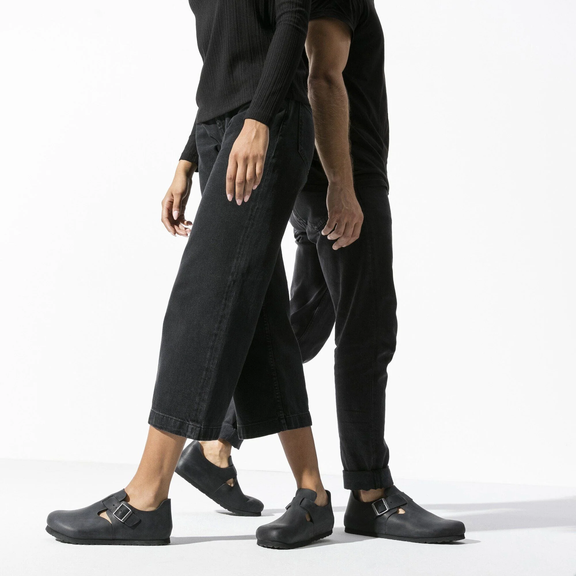 London | Oiled Leather | Black - Image 3
