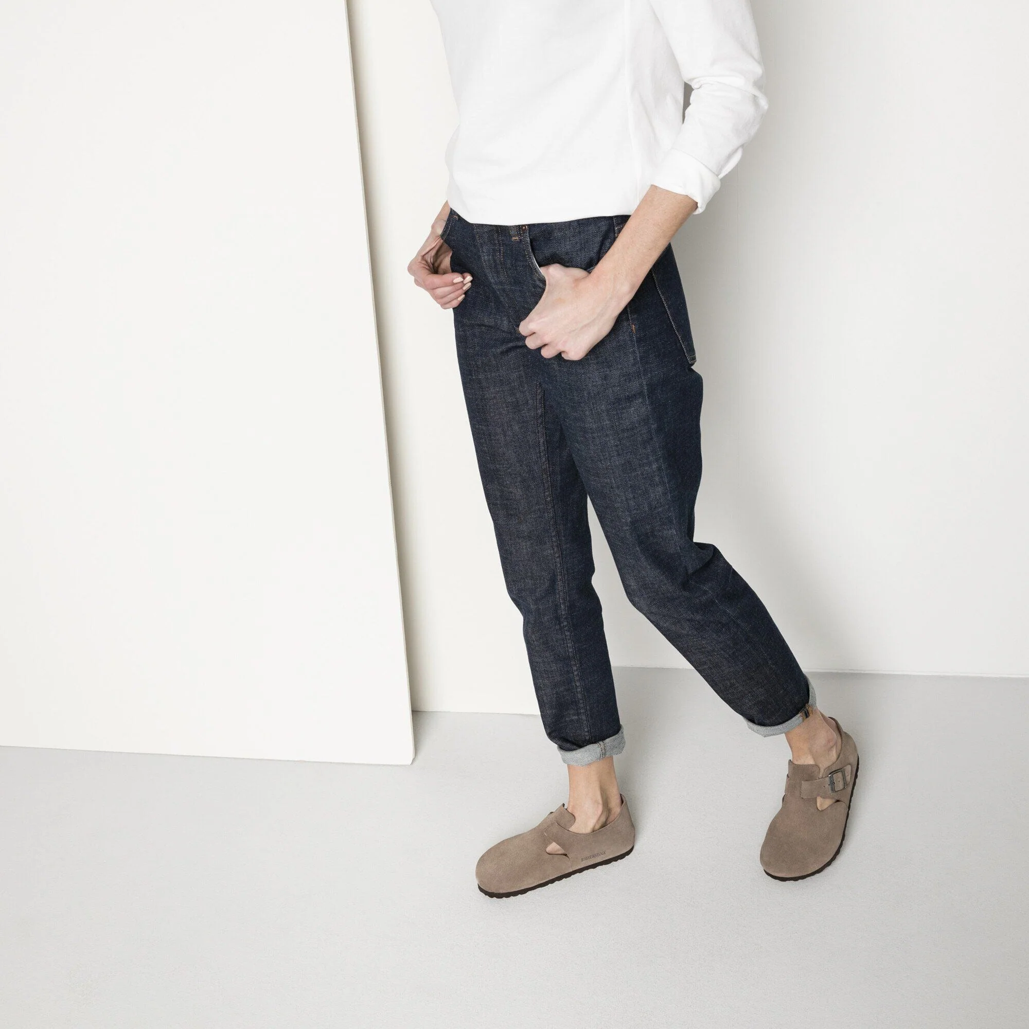 London | Suede | Taupe - Image 3