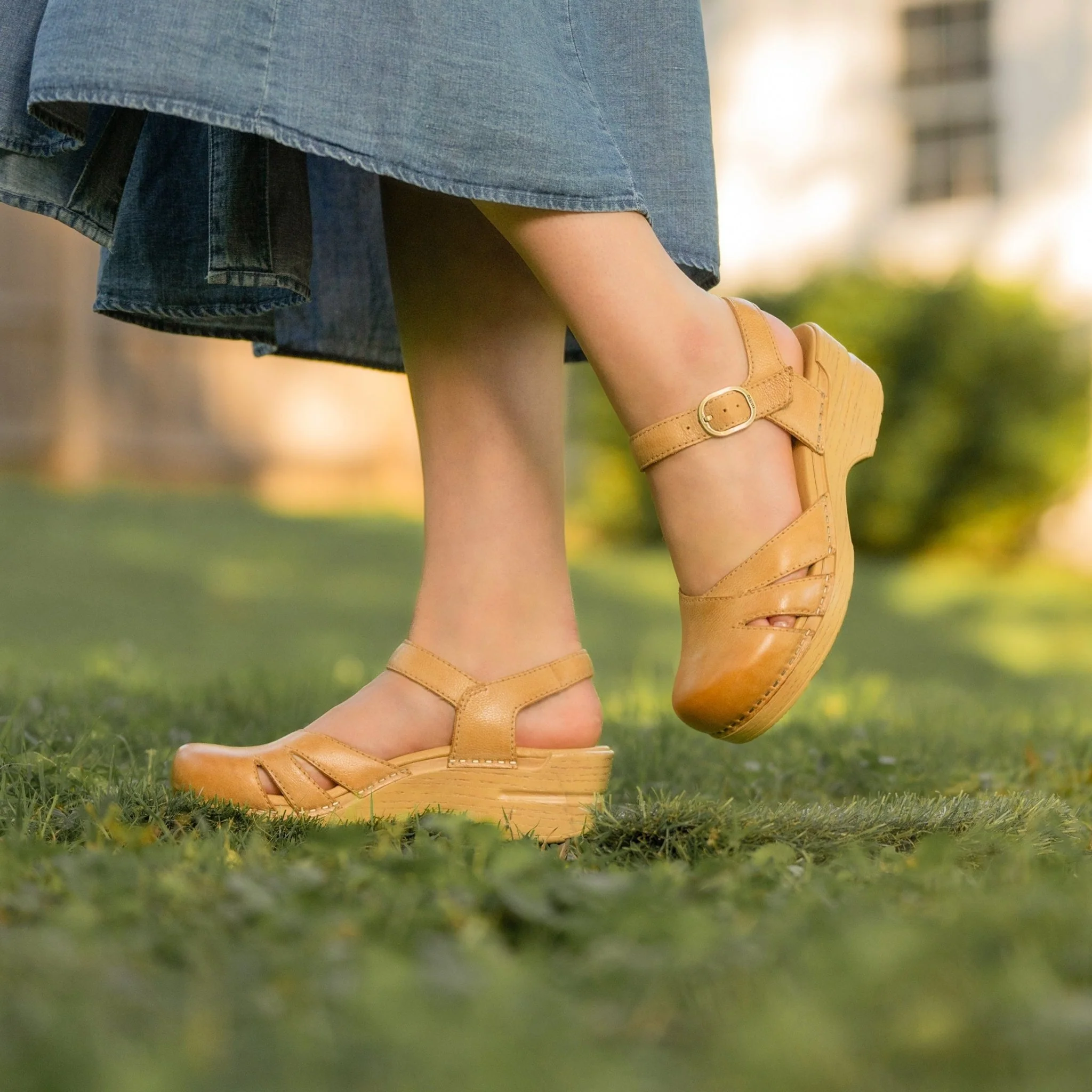 Margreta | Distressed Leather | Honey - Image 2