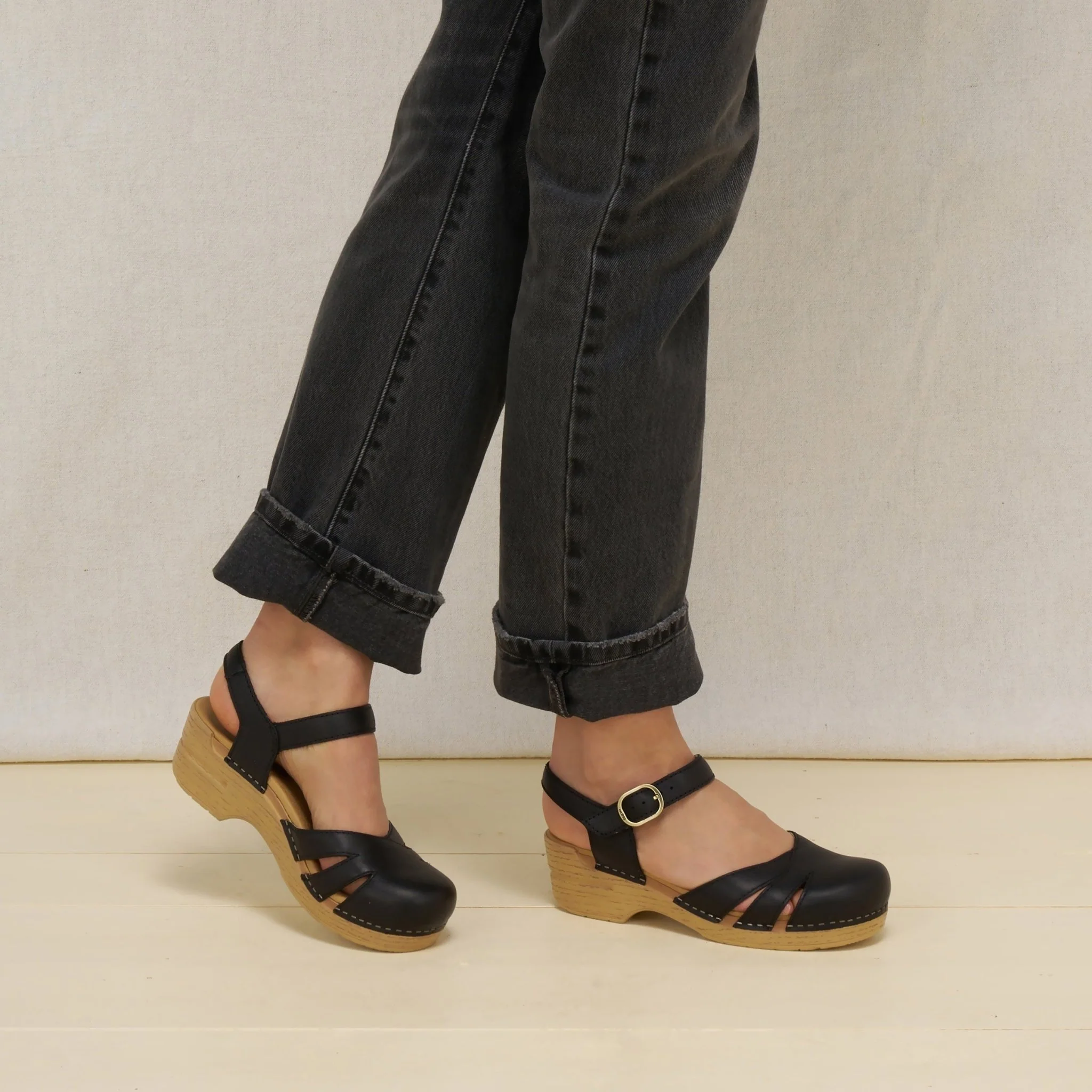 Margreta | Leather | Black - Image 2