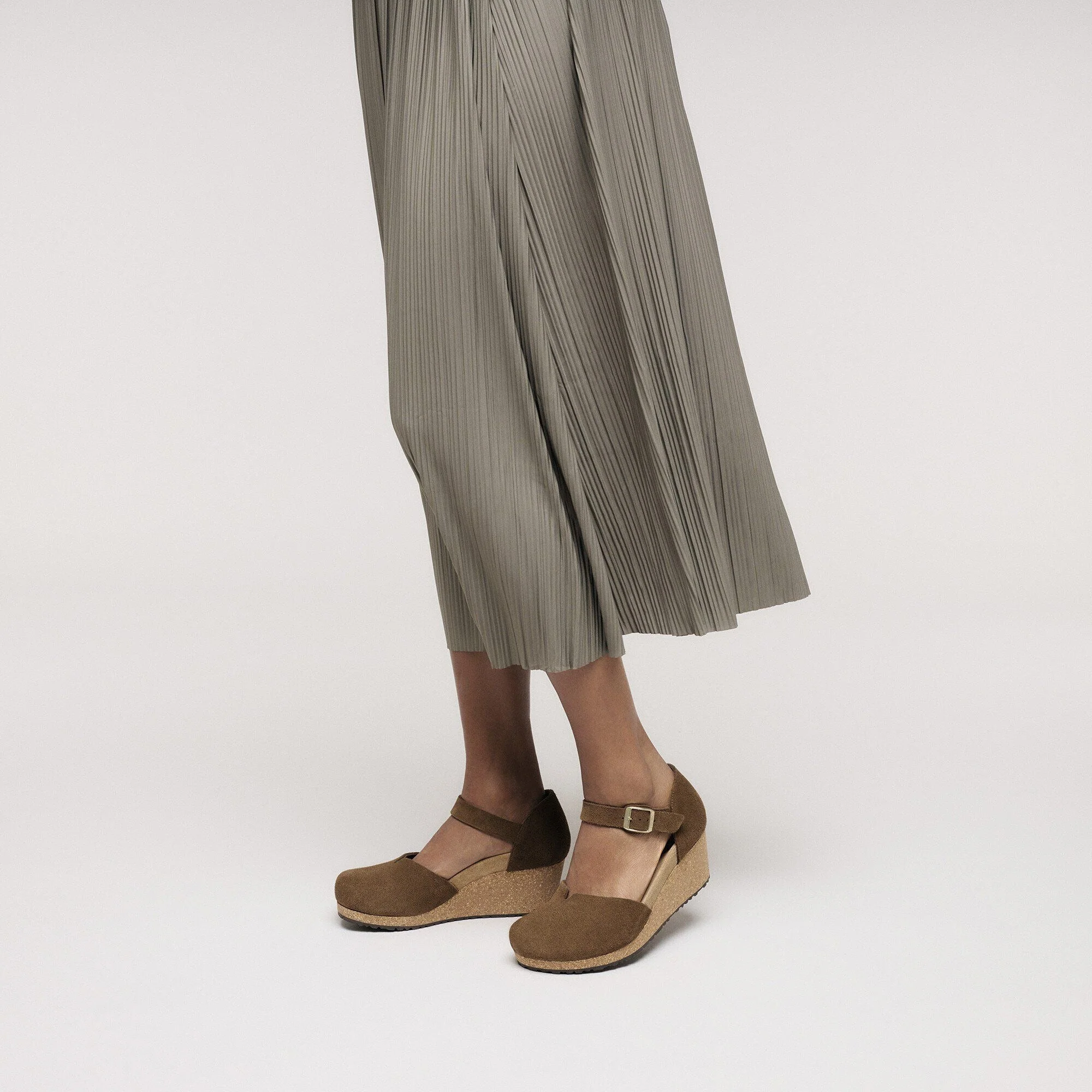 Mary | Suede | Dark Tea - Image 3
