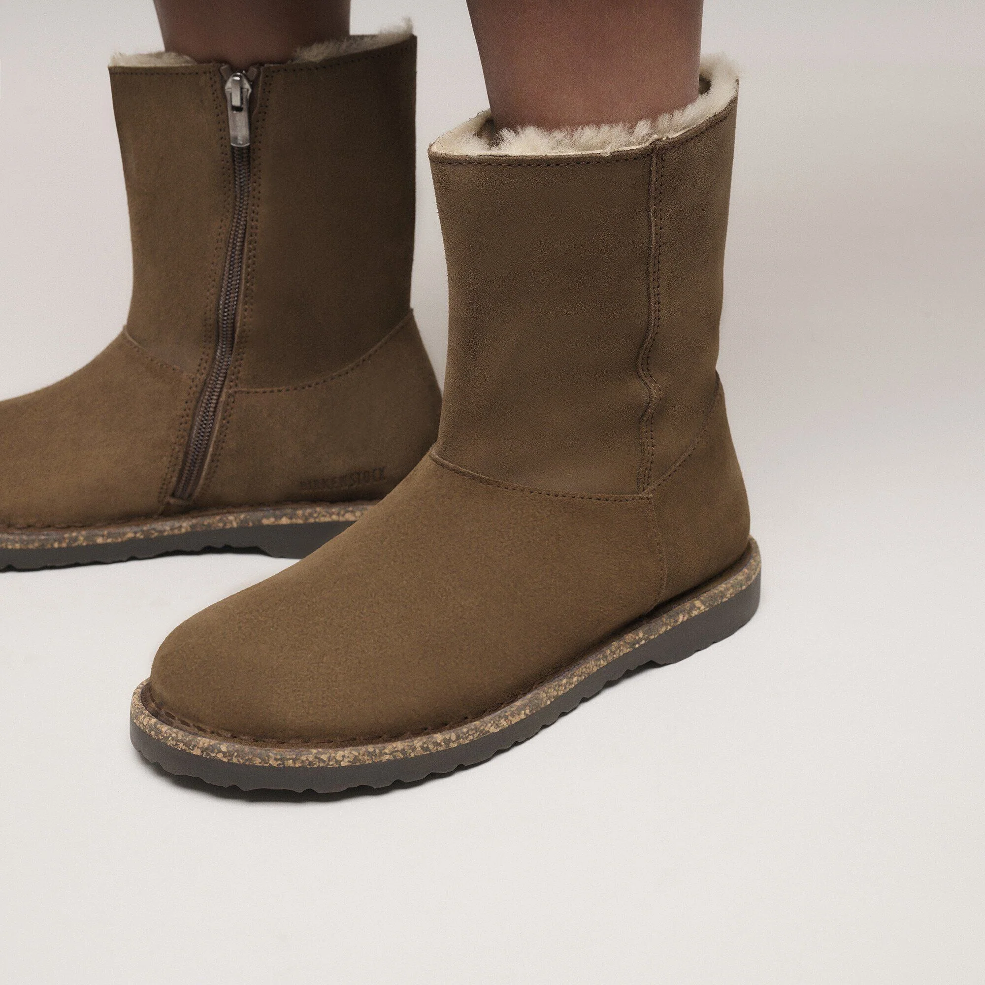 Uppsala Zip Shearling | Suede/Shearling | Dark Tea - Image 2